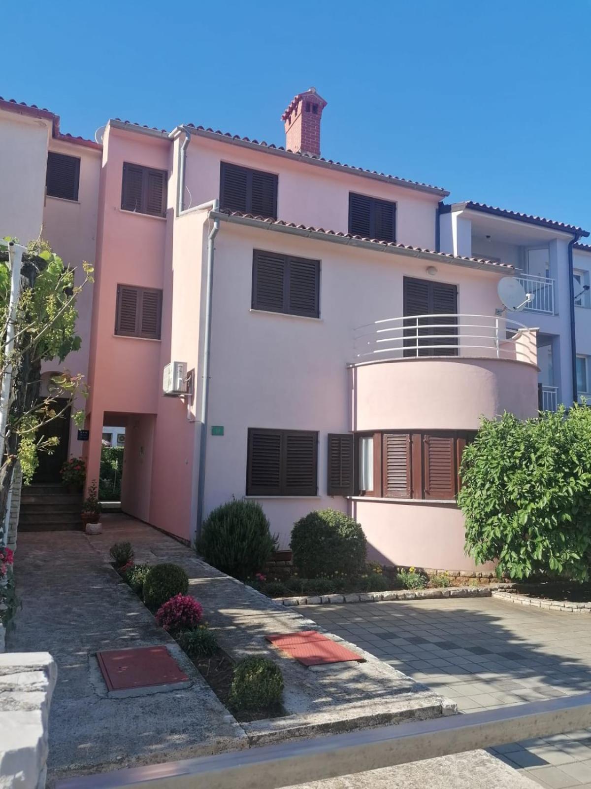 Lorena Apartments In Пула Екстериор снимка