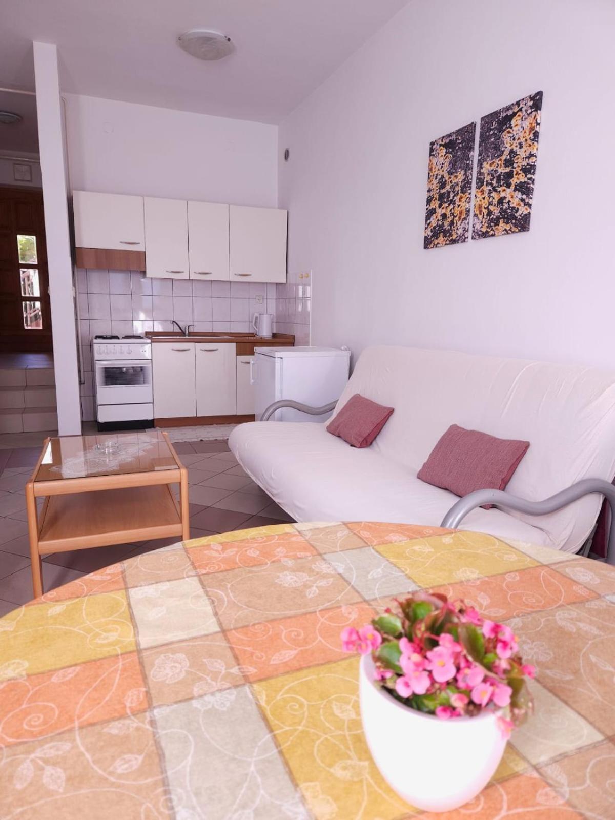 Lorena Apartments In Пула Екстериор снимка