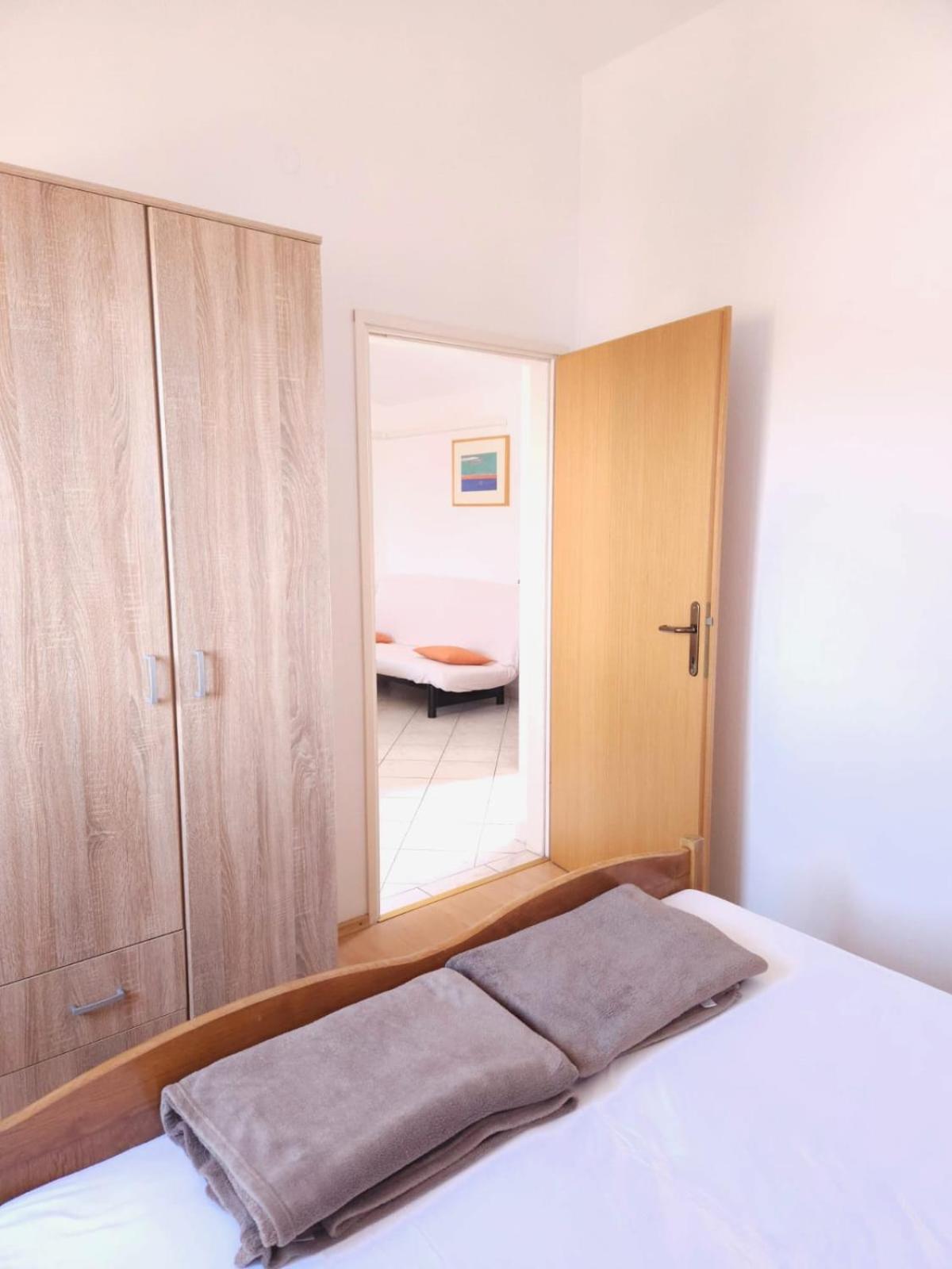 Lorena Apartments In Пула Екстериор снимка