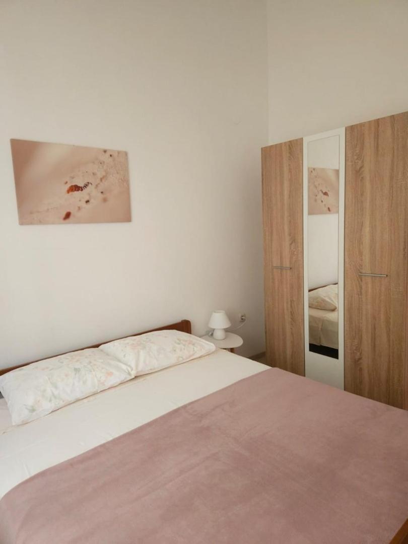 Lorena Apartments In Пула Екстериор снимка