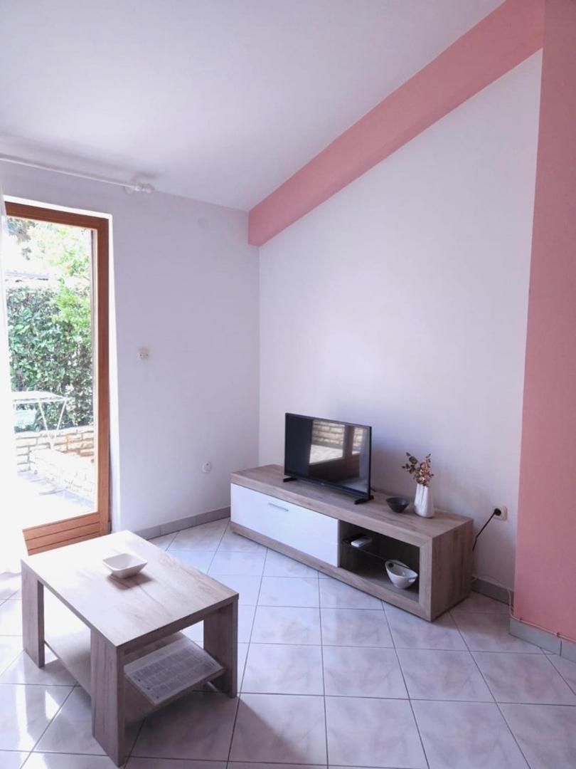 Lorena Apartments In Пула Екстериор снимка